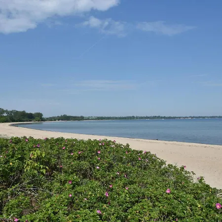 Spacious Seaside Holiday In